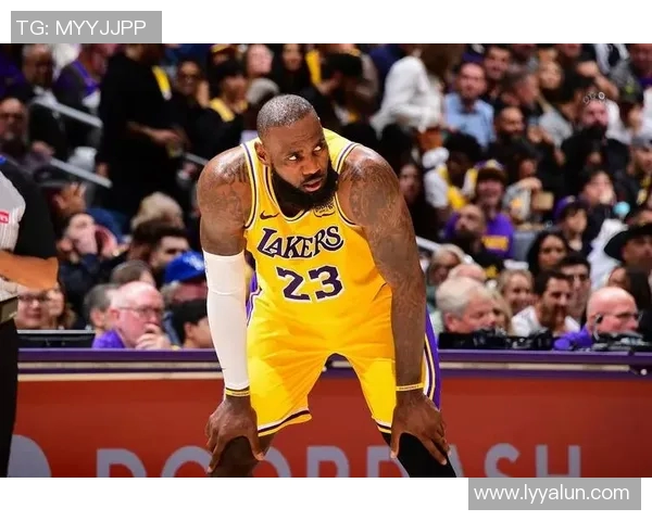 湖人队在总决赛G3中展现绝佳表现力争夺冠荣耀的精彩对决 湖人队在总决赛G3中展现绝佳表现力争夺冠荣耀的精彩对决